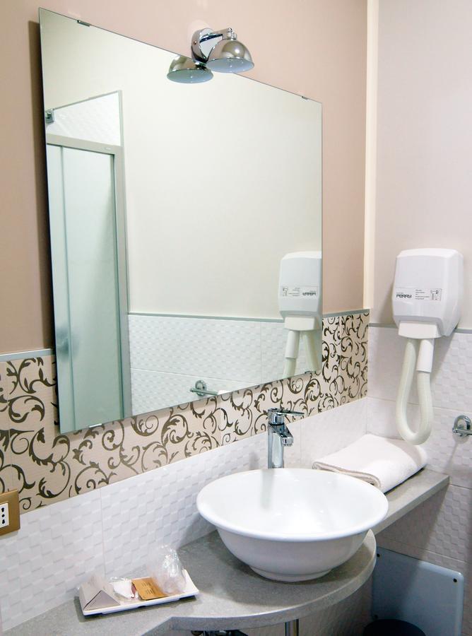 B&B San Trifone Adelfia ภายนอก รูปภาพ