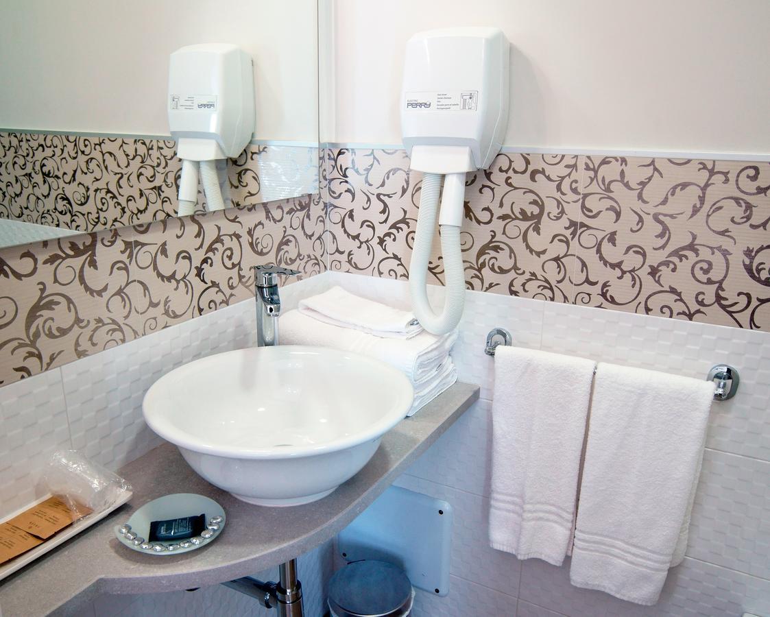 B&B San Trifone Adelfia ภายนอก รูปภาพ