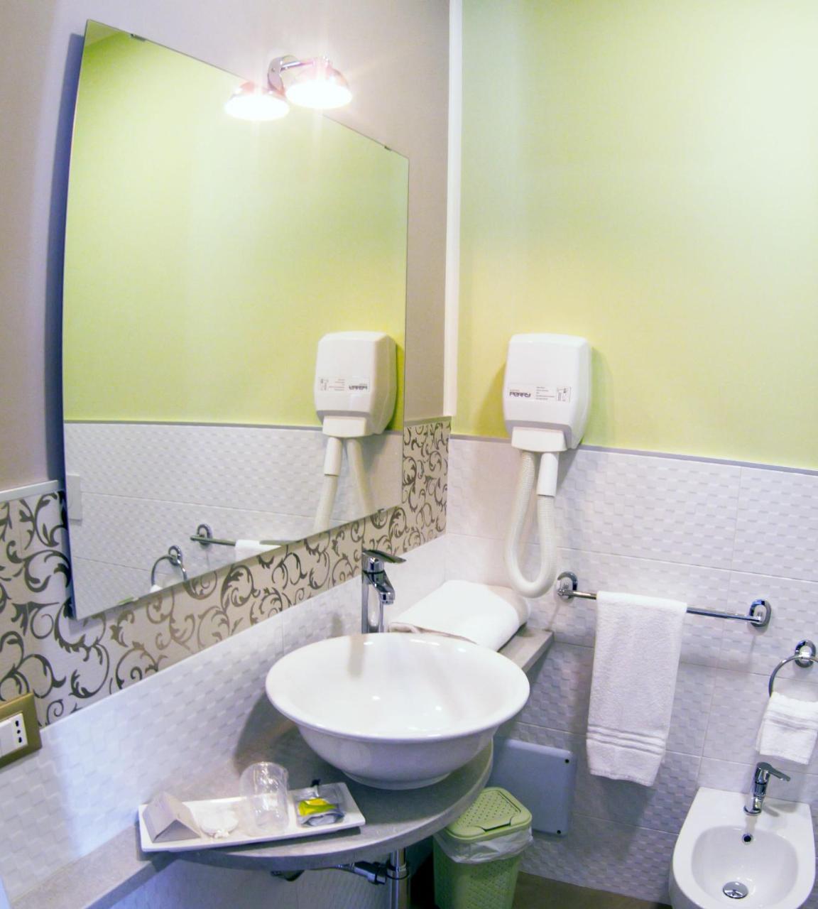 B&B San Trifone Adelfia ภายนอก รูปภาพ